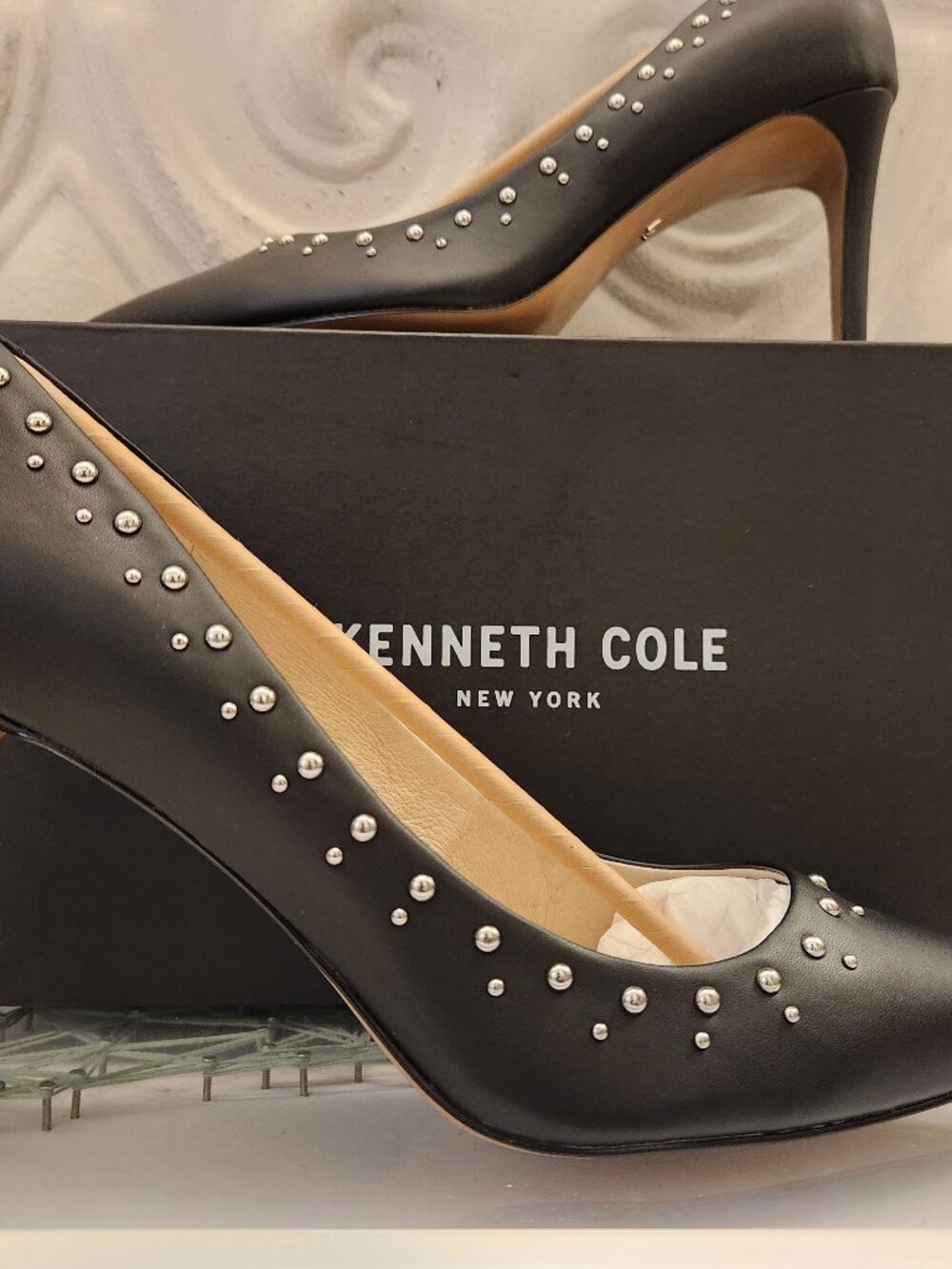 Kenneth Cole NY Black Leather "Riley 85" Pumps/studs. NIB. Size 11